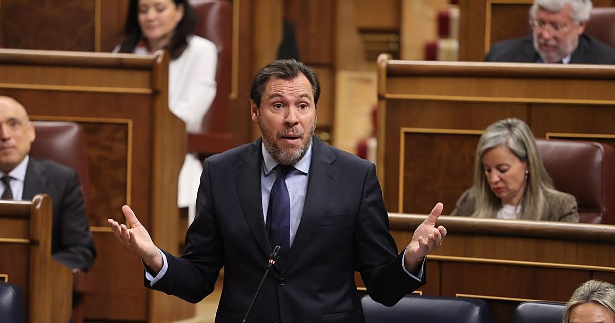 Puente publica una web para desmentir «bulos» de Adamuz mientras las  víctimas le exigen «toda la verdad» frente al Congreso