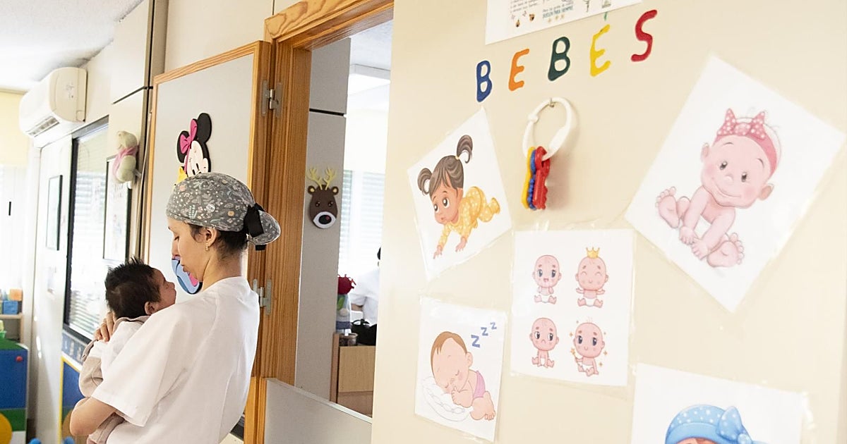 Un estudio revela por qué no se debe poner a recién nacidos al sol detrás de ventanas