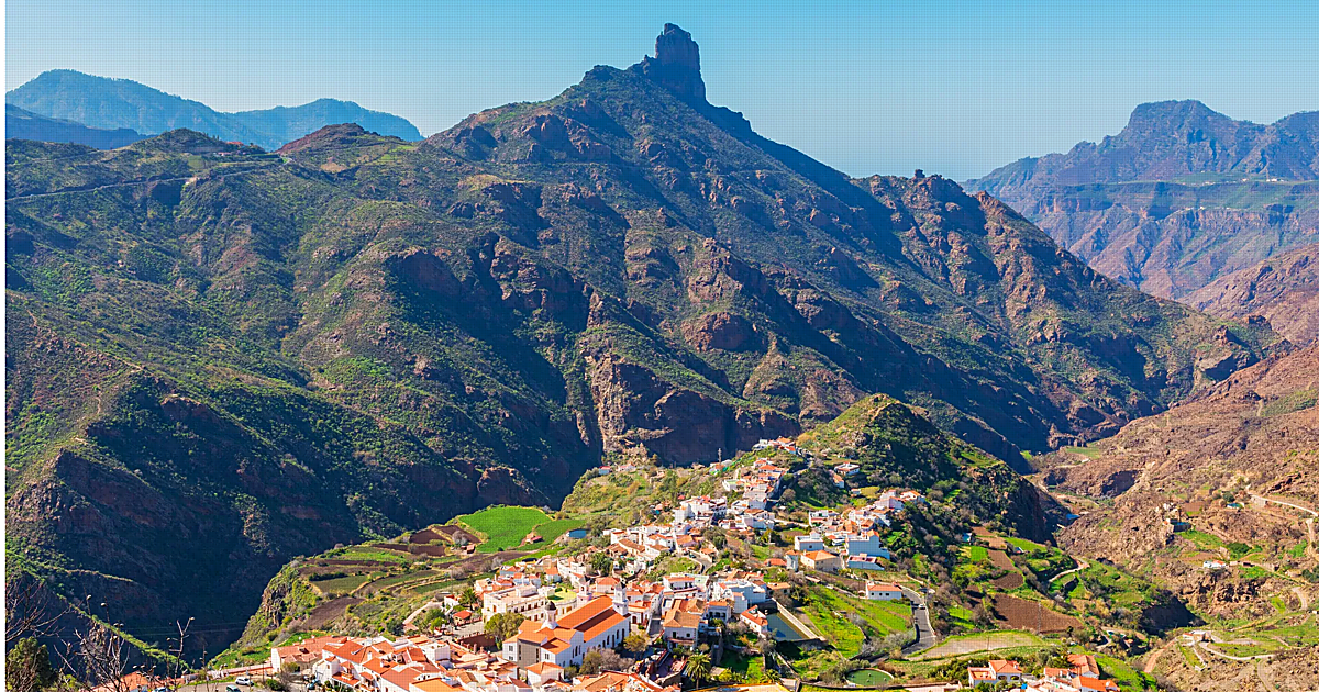 El precioso pueblo de Canarias considerado uno de los más bonitos de España por National Geographic: un atardecer mágico y unos dulces envidiables