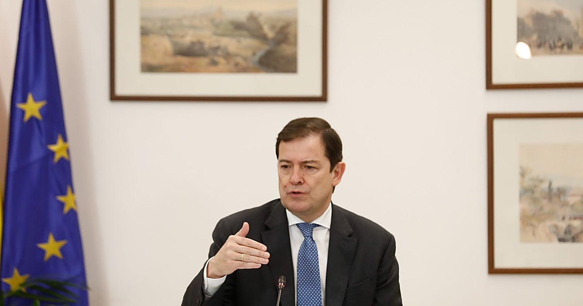 La Junta se inclina por llevar a los tribunales la regularización de inmigrantes del Gobierno