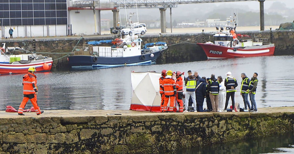 El cadáver encadenado del puerto de Ribeira no presenta indicios de criminalidad
