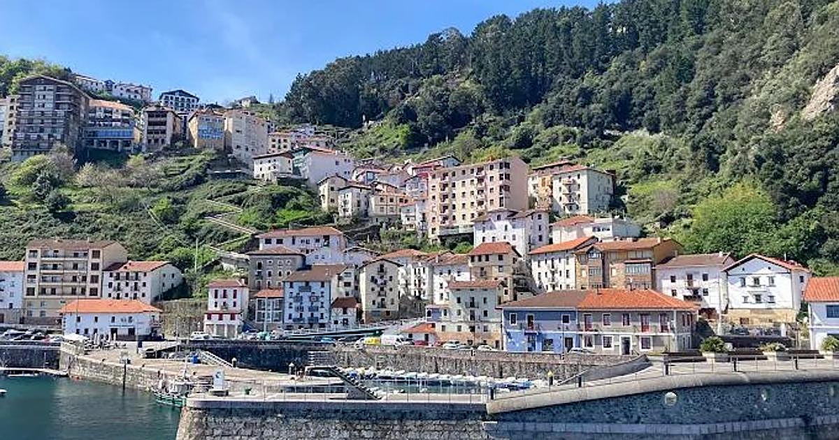 El pueblo del País Vasco construido sobre una ladera: calles de piedra empinadas y uno de los puertos más bonitos de España