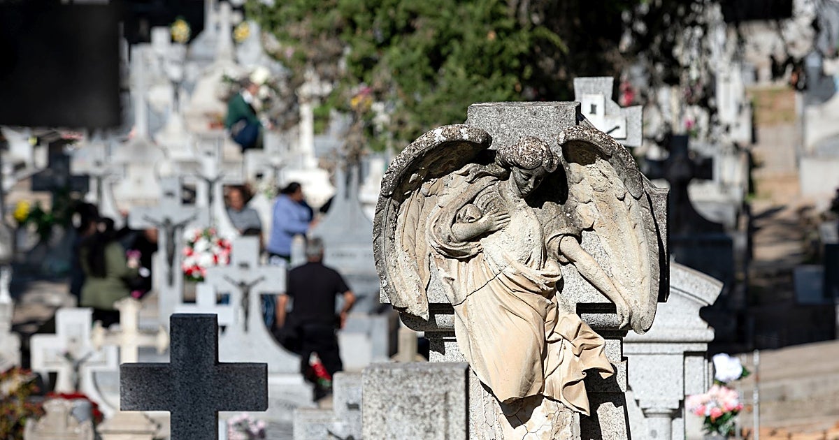 El Ayuntamiento inicia el proceso para recuperar 76 sepulturas más en el cementerio municipal de Toledo