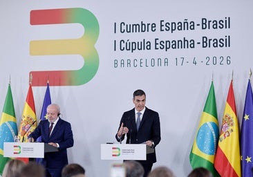Luiz Inácio Lula da Silva y Pedro Sánchez, hoy, en Barcelona, tras la cumbre bilateral de España y Brasil.