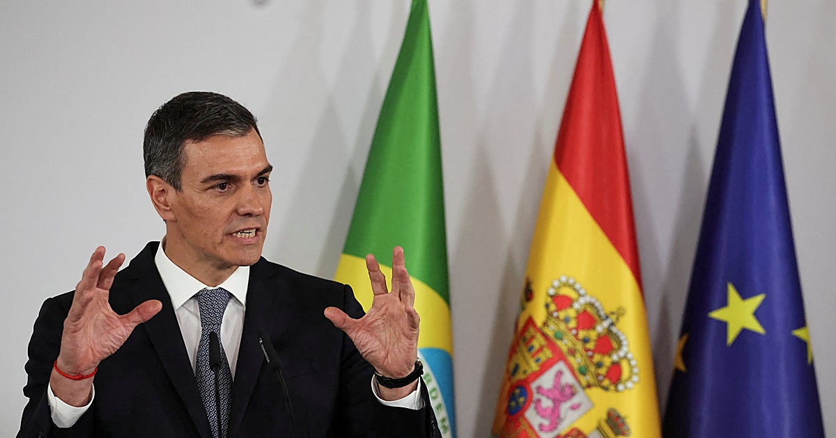 Sánchez se viste de líder global de la izquierda para desviar el foco de sus problemas en España