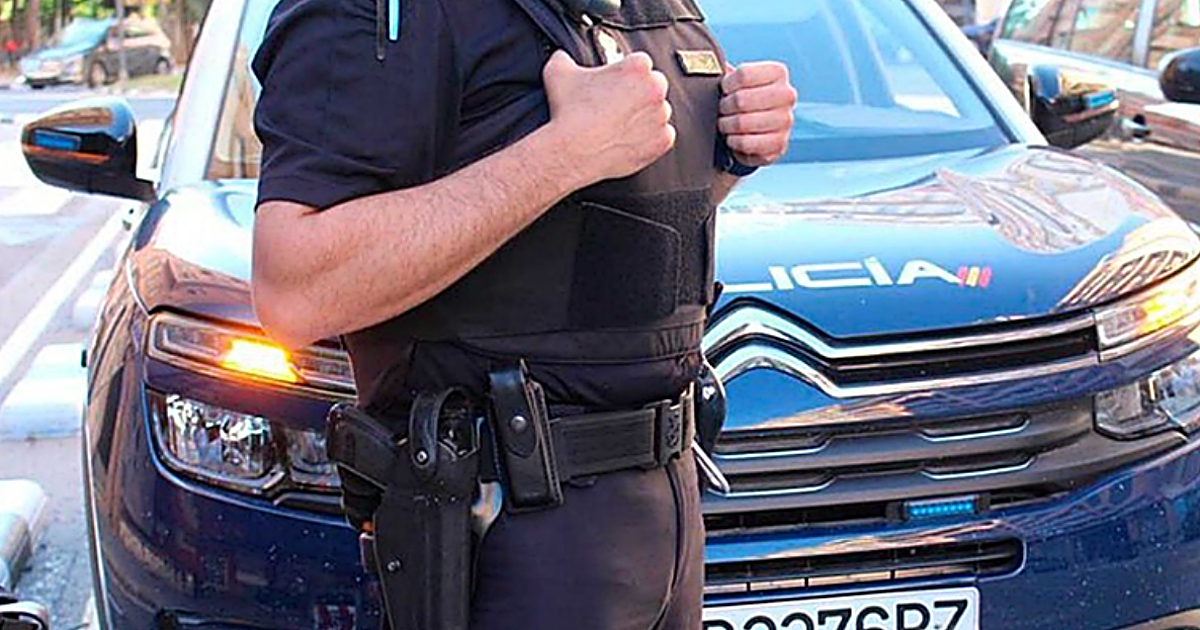 Detenidos tres patrones de una neumática con 43 inmigrantes que quedó a la deriva en Fuerteventura