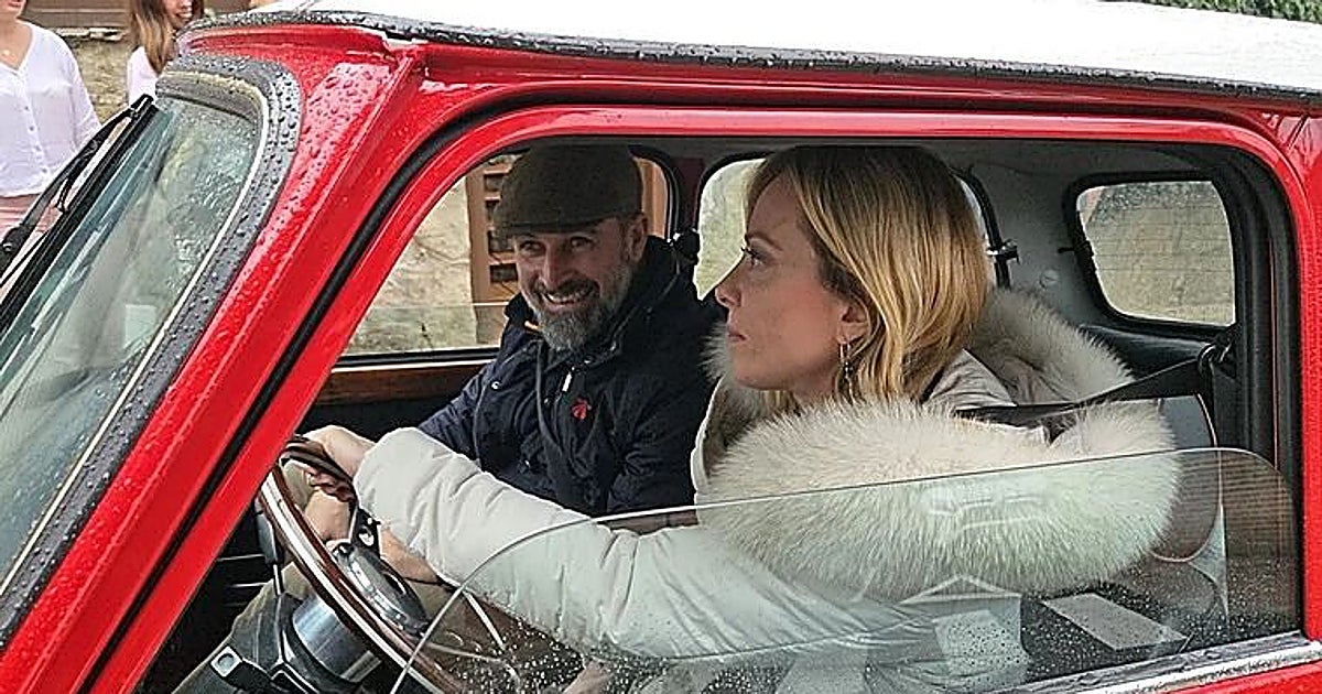 Más Meloni, menos Trump: la caída de Orbán obliga a Vox a dar un giro