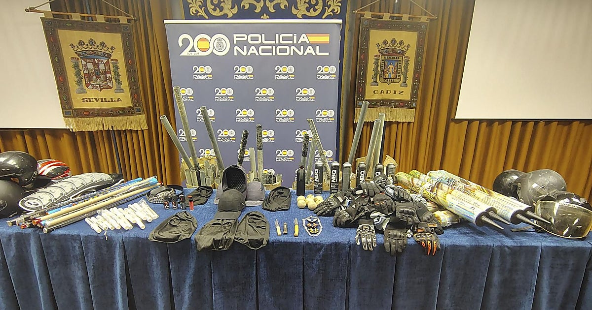 La Policía Nacional identifica a 91 ultras del Atlético de Madrid con palos y pasamontañas en La Carlota