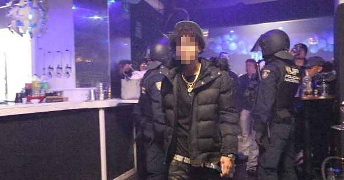 Un pandillero acuchilla a un menor de 15 años en un centro comercial de Alcalá de Henares