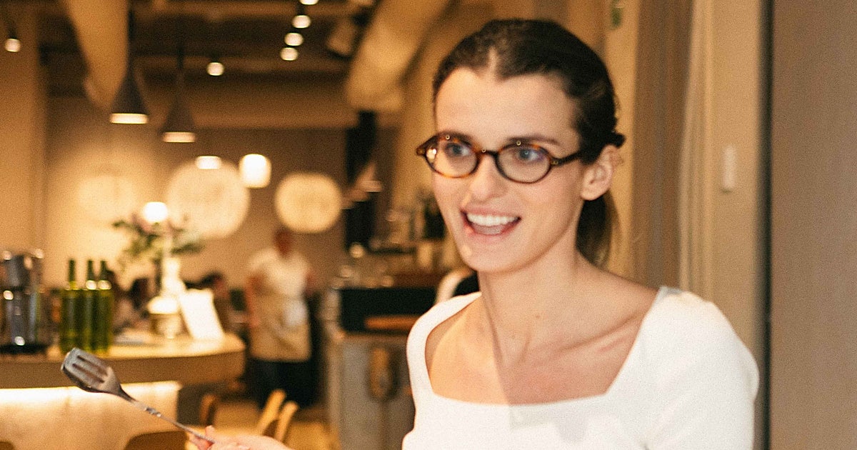 Maldita Barra, un oasis junto al Paseo de Gràcia que une gastronomía, arte y moda