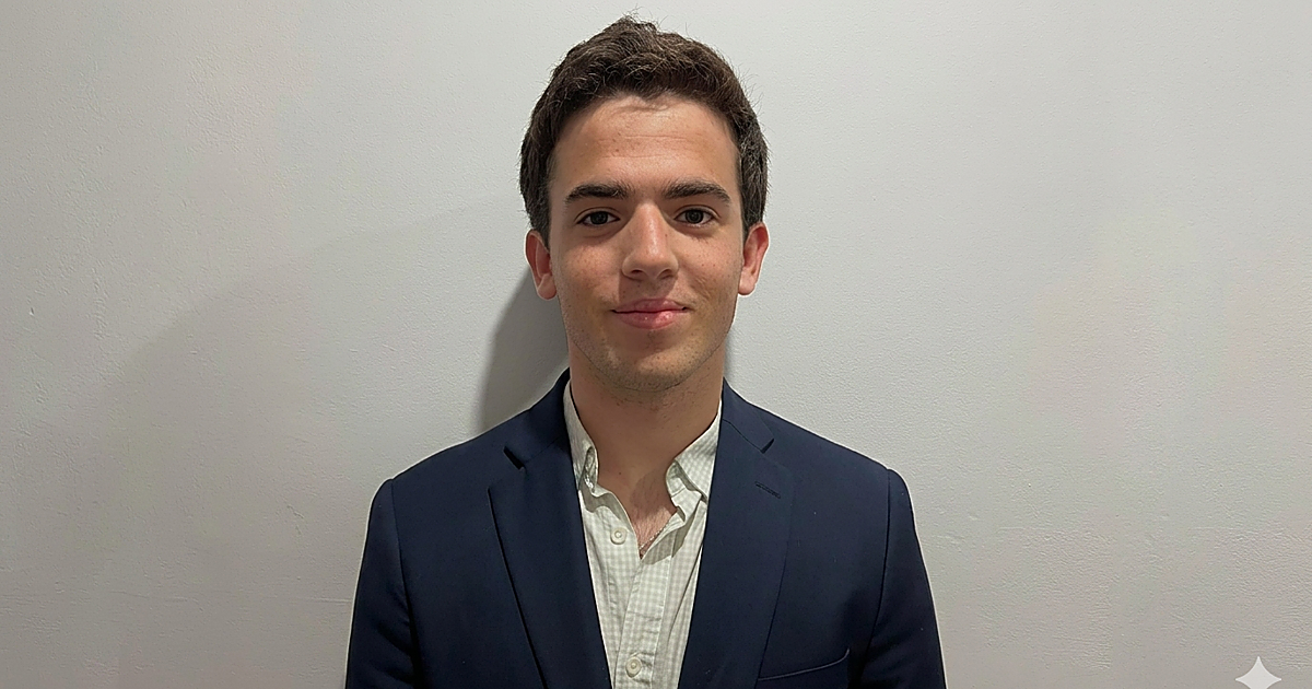 Esteban Santos (Vox): «Muchos jóvenes vamos a votar con hartazgo, pero también con esperanza»