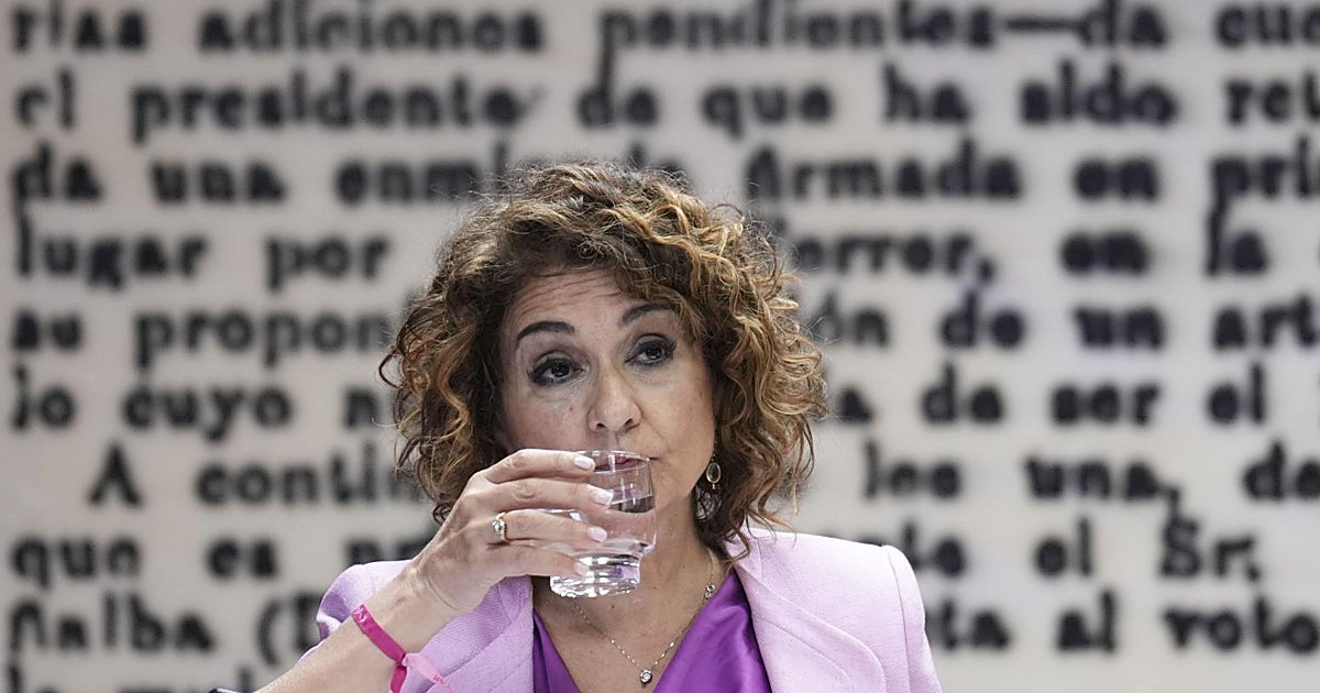 María Jesús Montero al llegar al Senado: «El PP quiere sacarme de la campaña electoral andaluza»