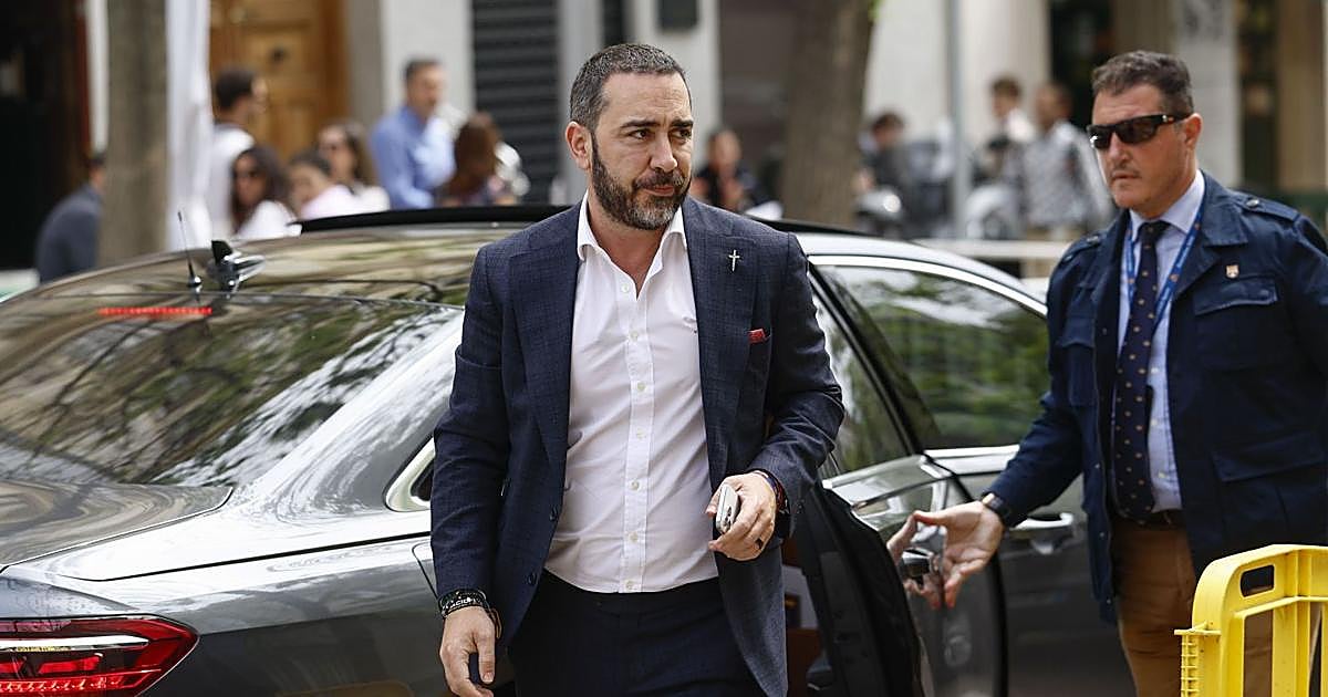 Aldama pidió una licencia de armas porque manejaba «importantes sumas de dinero» en efectivo