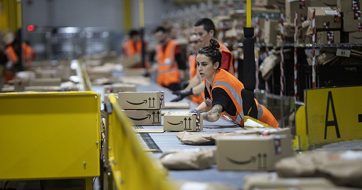 Las bandas de falsas devoluciones que estafan miles de euros al día a Apple, Amazon o Wallapop