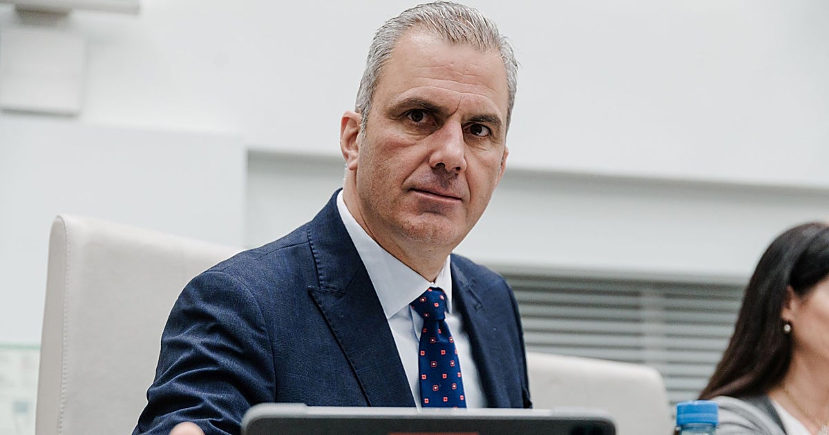 La victoria de Vox contra la restricción al coche en Madrid aviva la pugna entre Abascal y Ortega Smith