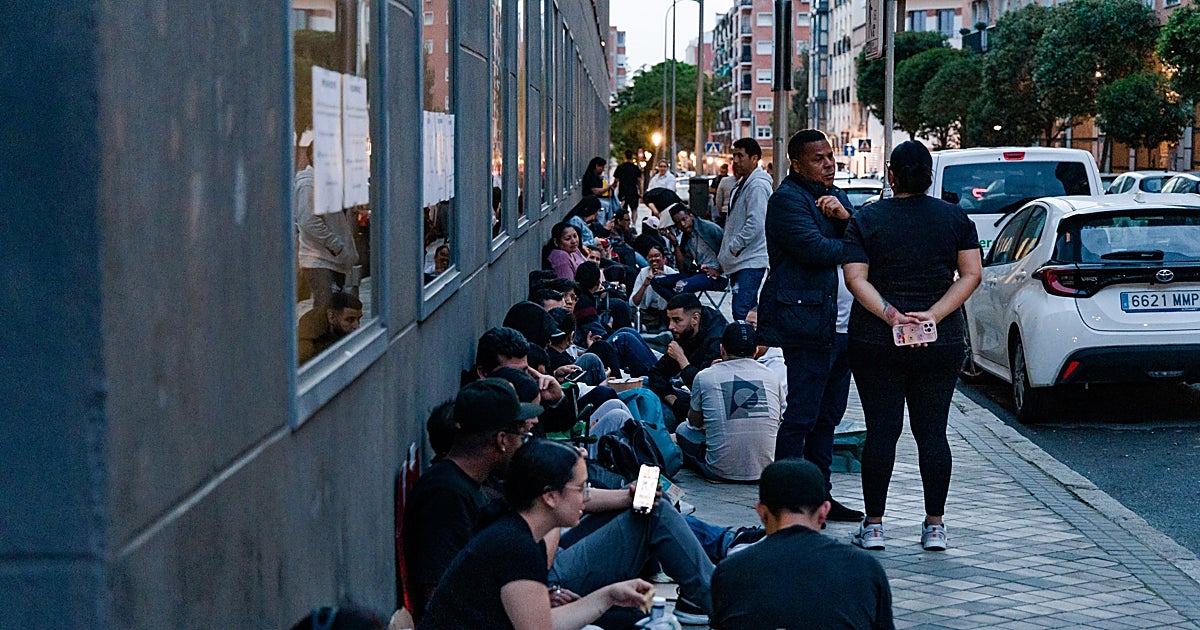 Correos tramitó regularizaciones sin exigir el certificado de antecedentes penales