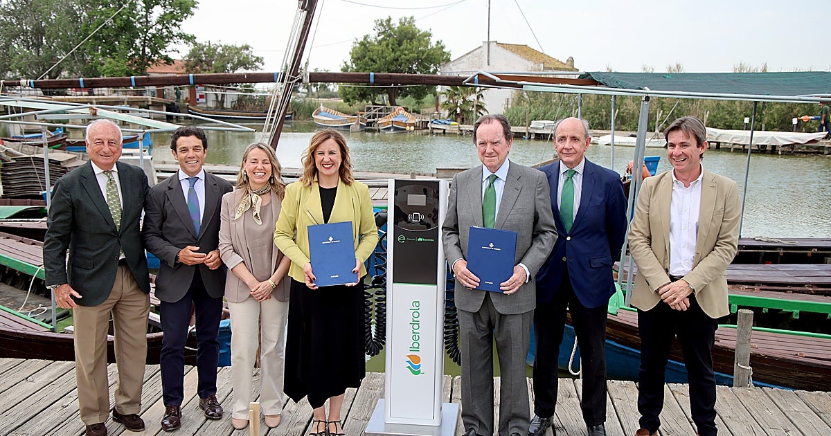 Valencia apuesta por las barcas eléctricas en la Albufera y firma con Iberdrola puntos de carga