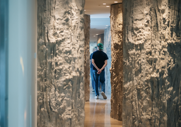 Anıtsal bir Anselm Kiefer, Hortensia Herrero Sanat Merkezi'ni dönüştürüyor