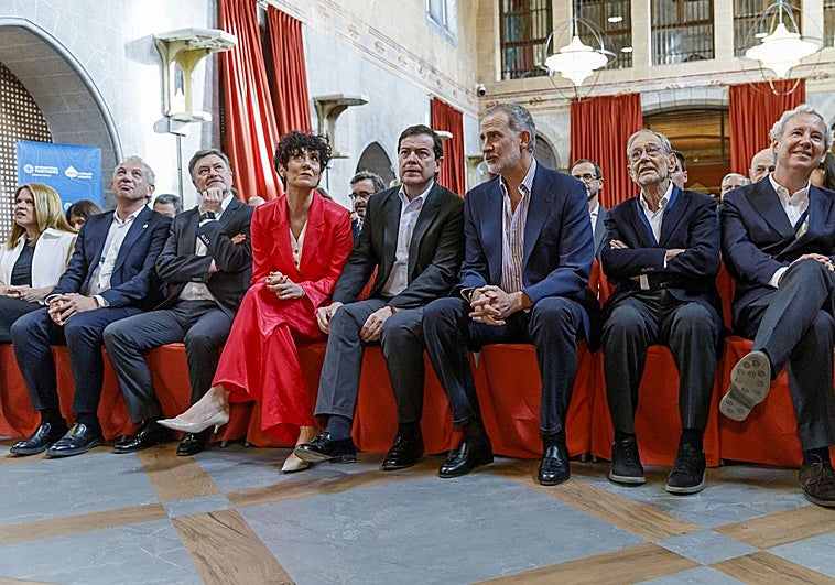 El Rey se interesa por cómo puede ayudar la IA al desarrollo de las democracias