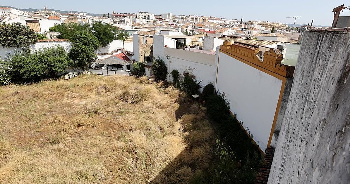 Los vecinos de La Fuenseca piden al Ayuntamiento de Córdoba la reapertura del cine Olimpia este verano