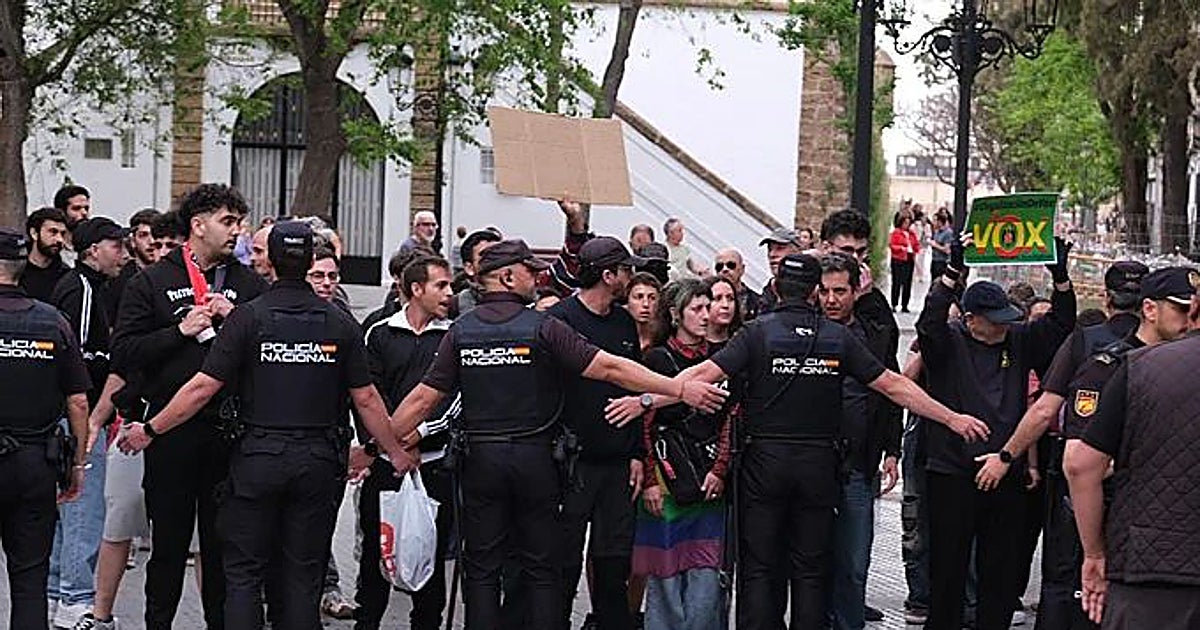 La izquierda más radical intenta boicotear el acto de VOX en Cádiz