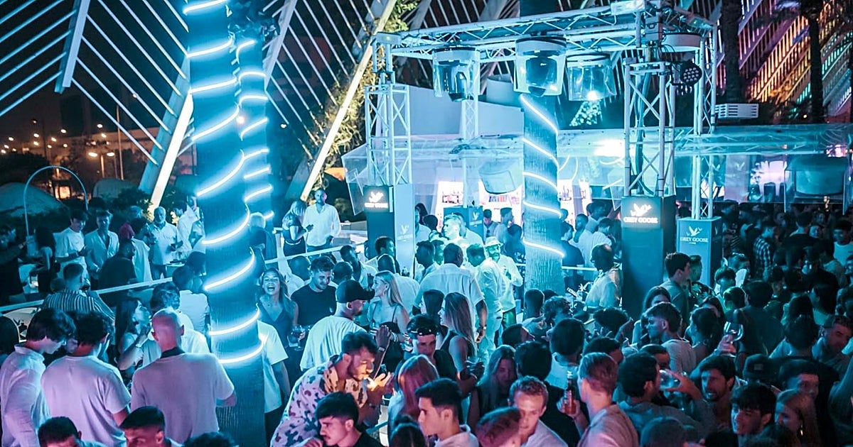 Umbracle reabre en la Ciudad de las Artes a más bajo volumen y supera la inspección policial