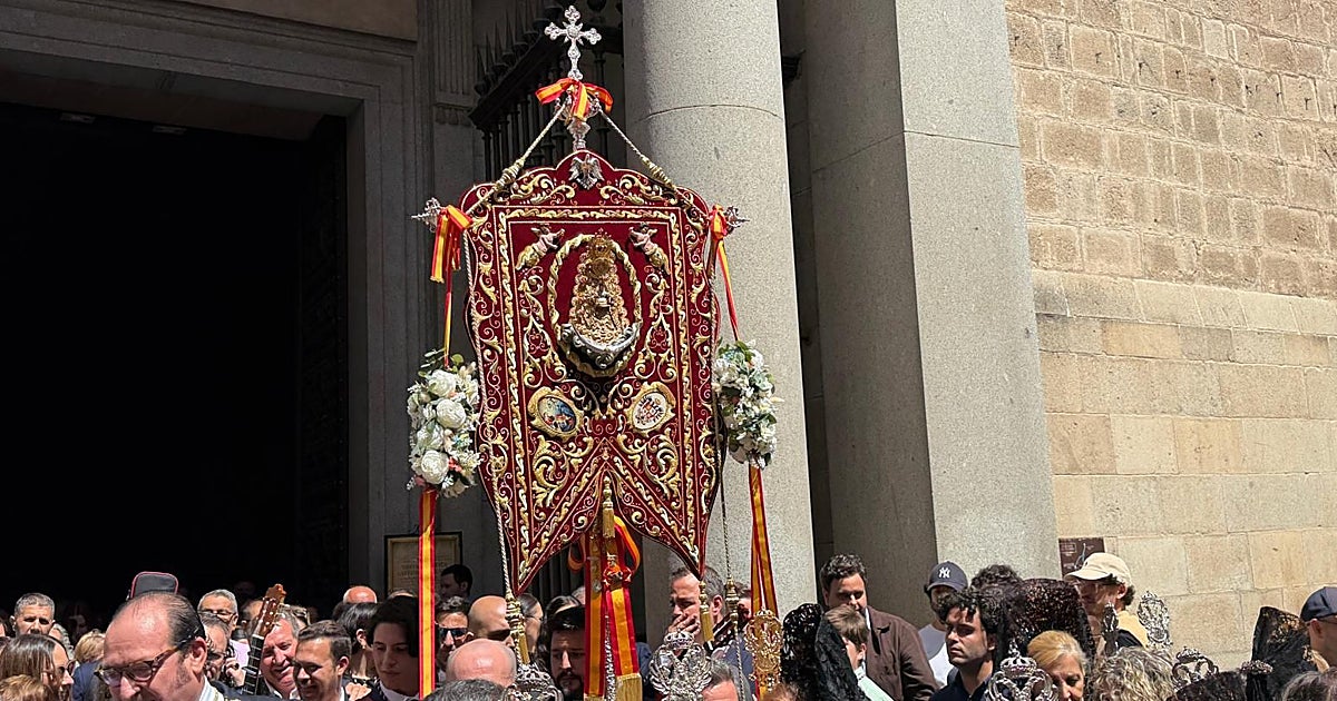 El Toledo con espíritu rociero llena de alegría la catedral de Toledo