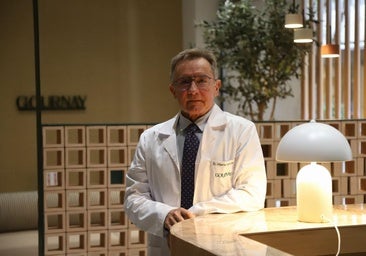 Alberto Redondo, cirujano plástico: «La presión de las redes sociales impulsa a muchos jóvenes a pedir operaciones innecesarias»