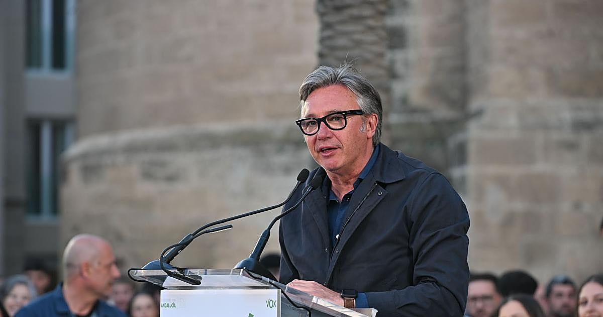 Vox denuncia que más de 500 médicos tienen que «abandonar» Andalucía cada año mientras se «importan» pacientes