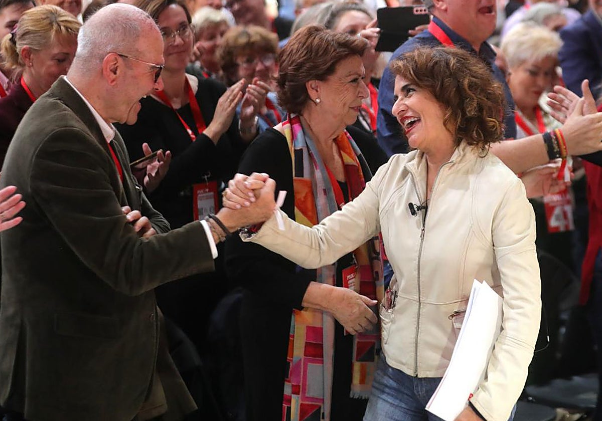 María Jesús Montero escaló rápido en el SAS gracias a tres ex altos cargos  condenados por los ERE