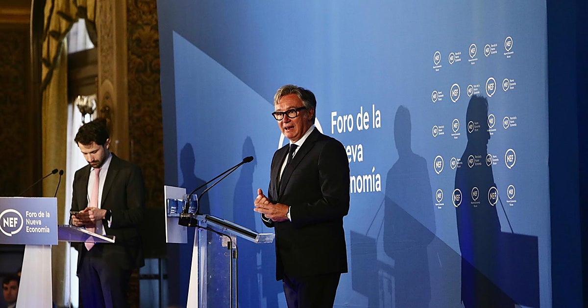 Manuel Gavira: «Juanma Moreno cae bien, pero lo que tiene que hacer es mojarse»