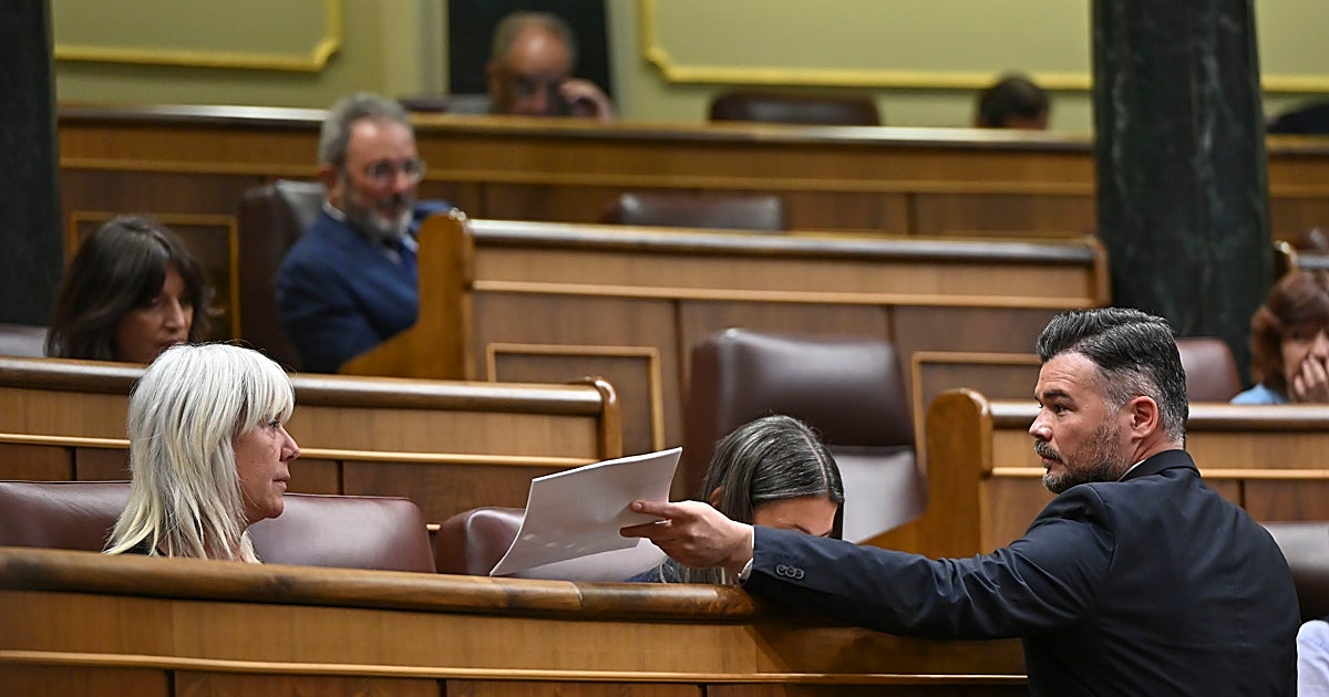 Acosan y escupen a la portavoz de Vivienda de Junts tras el 'no' de su grupo a la prórroga de los alquileres