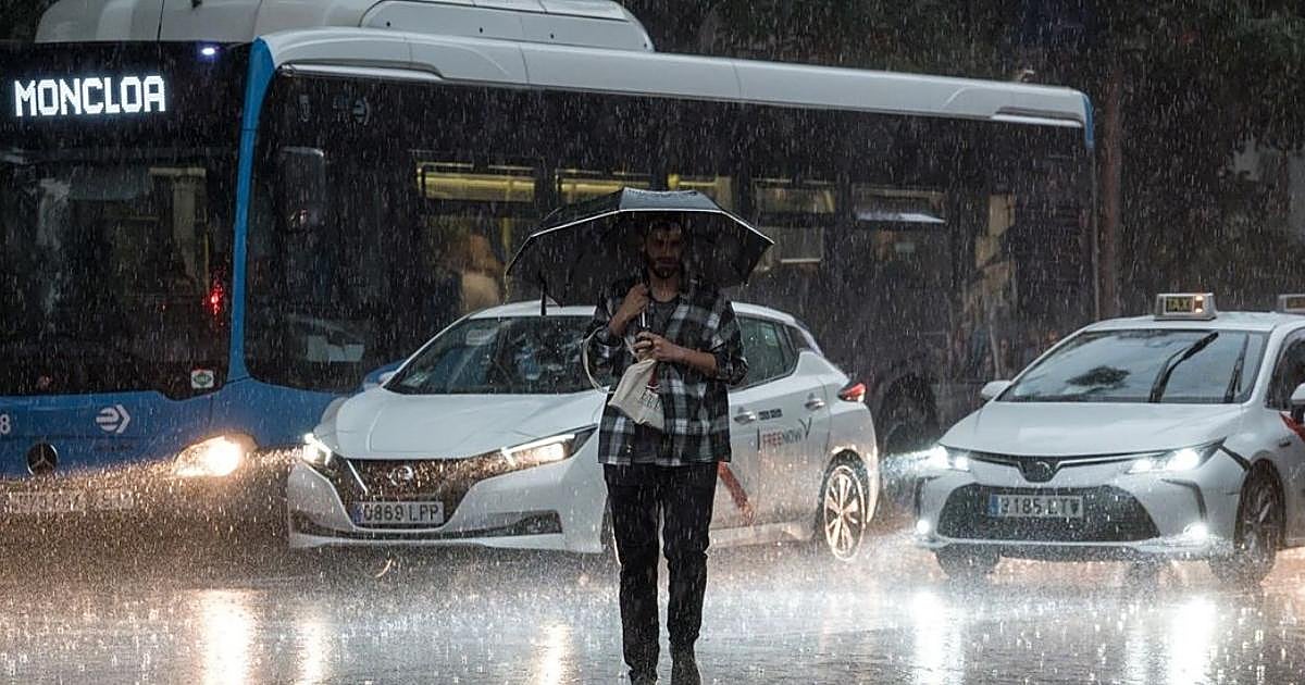 La Aemet pone en aviso naranja a Madrid en las próximas horas: fuertes lluvias, granizo y hasta 7 grados menos