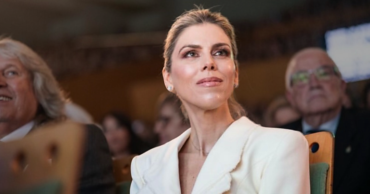 Manuela Villena, la mujer de Juanma Moreno: qué edad tiene y a qué se dedica