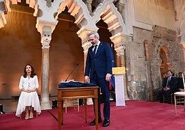 Azcón jura como presidente: «Aragón avanza cuando se antepone el interés general a las diferencias»