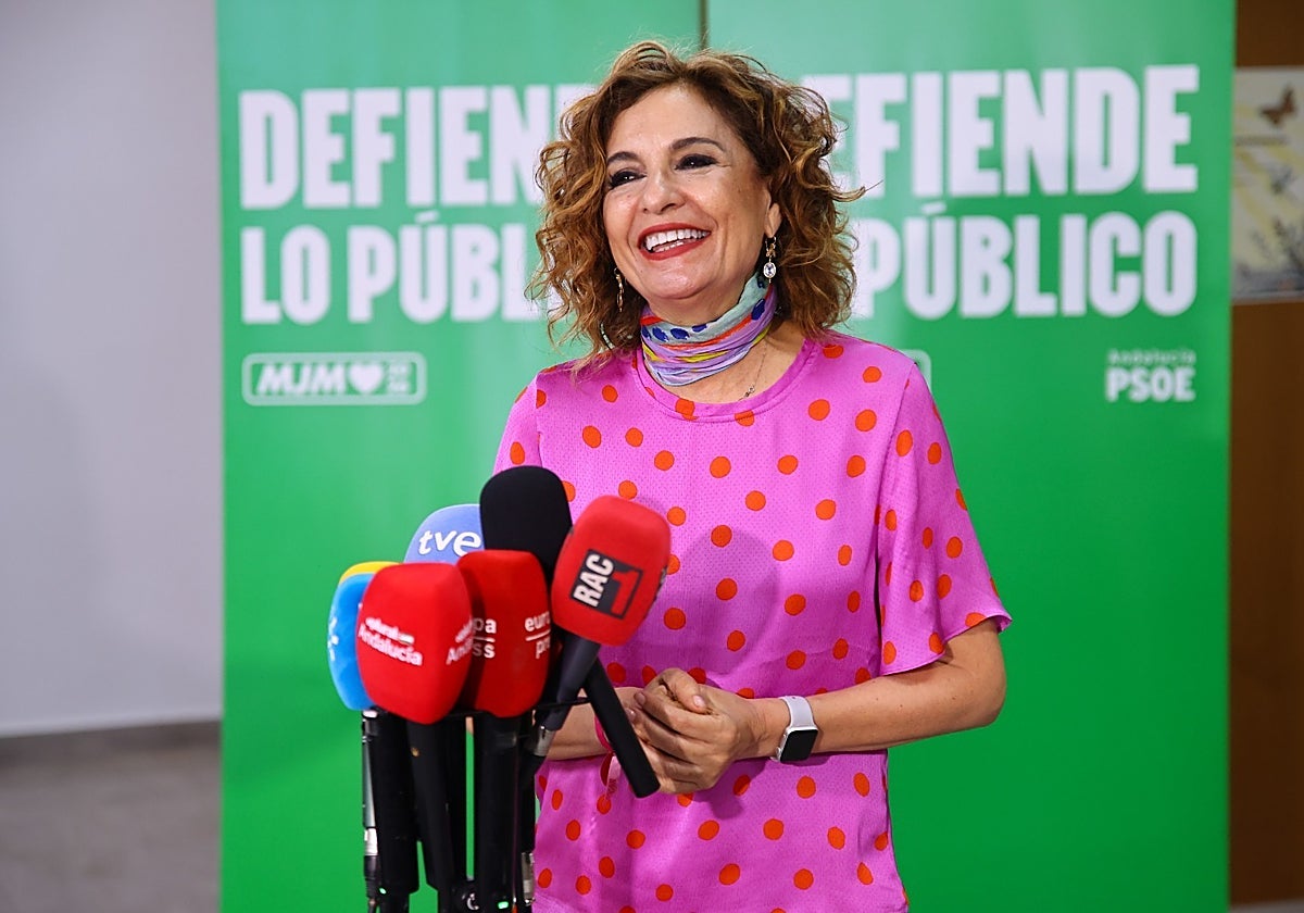 María Jesús Montero: «Las mujeres queremos mandar y nos da igual que nos  llamen mandonas»