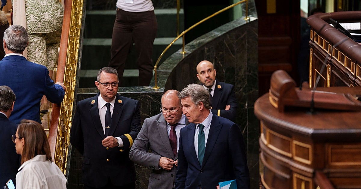 «No paramos hasta suavizar la prioridad nacional»: el forcejeo entre PP y Vox que se mantuvo hasta el final