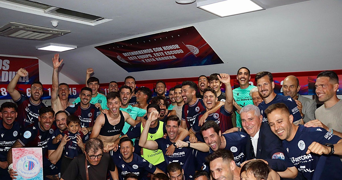 Póker de ascensos: el Extremadura resurge, obra el milagro y sube a Primera RFEF