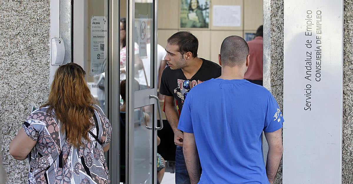 El perfil del parado joven en Córdoba: mujer, de 25 a 29 años, sin la ESO y lleva sin empleo un mes a tres