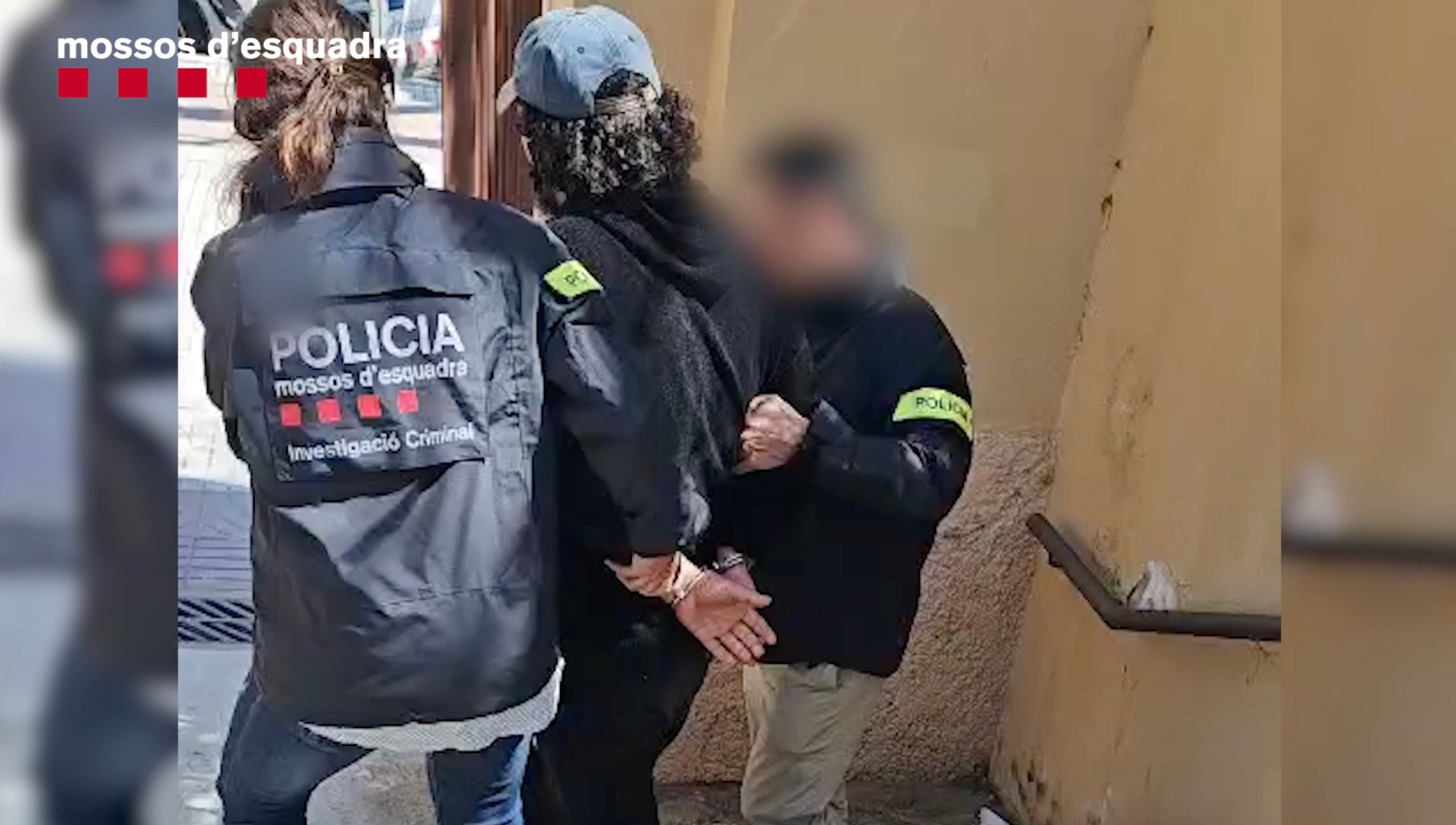 Los Mossos detienen a un estadounidense de 30 años por violar e intentar matar a una mujer que conoció en una 'app' de citas