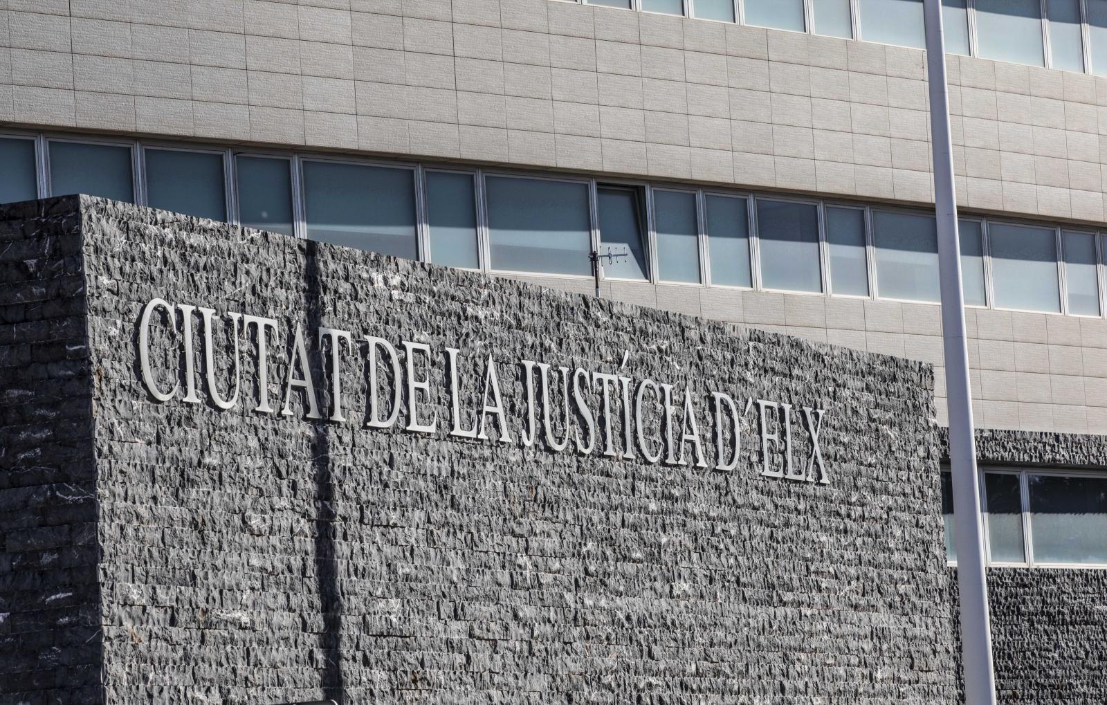 A juicio un abogado acusado de quedarse con la indemnización por accidente de una clienta