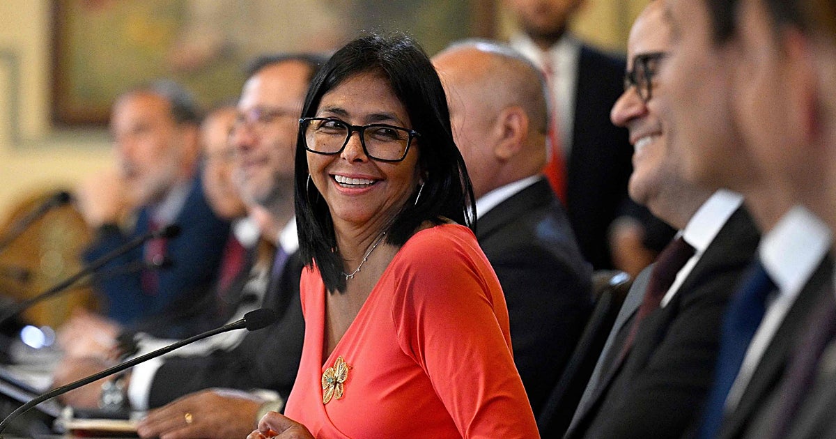 El Gobierno vuelve a legitimar el chavismo al invitar a Delcy Rodríguez a la cumbre iberoamericana