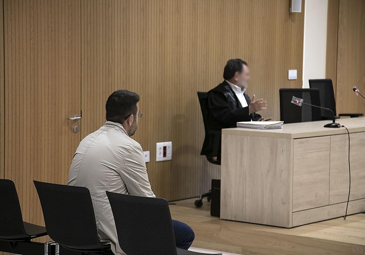 Suspendido el juicio al hijo del alcalde de Hinojosa, acusado de ...