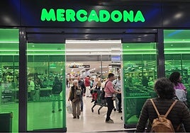 Mercadona busca personal sin experiencia para empleo fijo y 2.300 euros al mes de sueldo