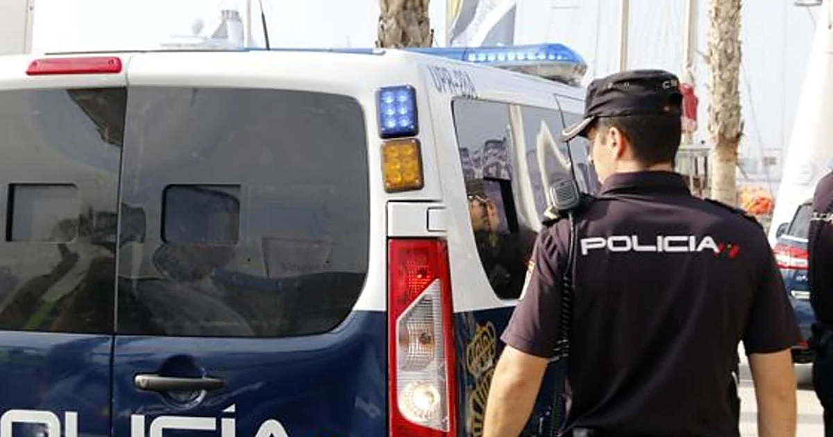 Dos hombres encapuchados y con machetes atracan un supermercado en Gran Canaria
