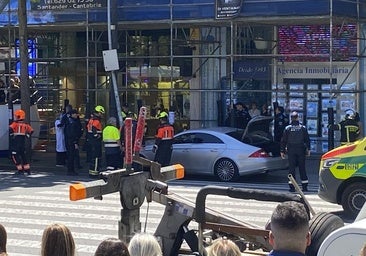Un conductor drogado atropella a tres mujeres frente al Ayuntamiento de Santander