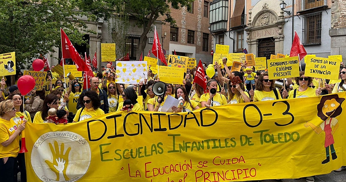 Histórica protesta de los trabajadores de las escuelas infantiles en Toledo: «No guardamos, educamos»
