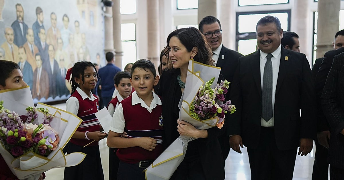 Ayuso lamenta la «oposición ultra» del Gobierno a su viaje a México: «Si sacamos facturas, pierden»