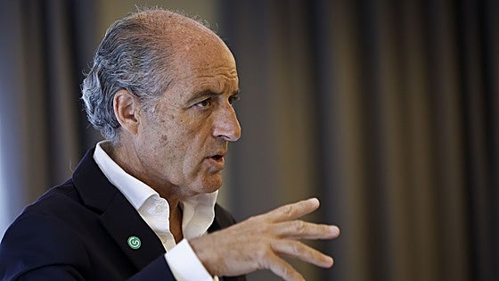 Camps presiona a Génova y pide a Llorca «igualdad de armas» en su pulso por el PP valenciano