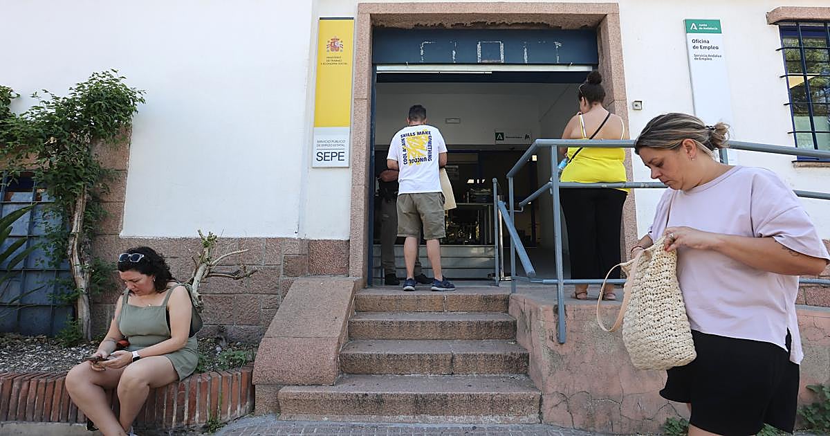 La cifra de parados se anota en Córdoba un dato histórico: desciende a 24.618